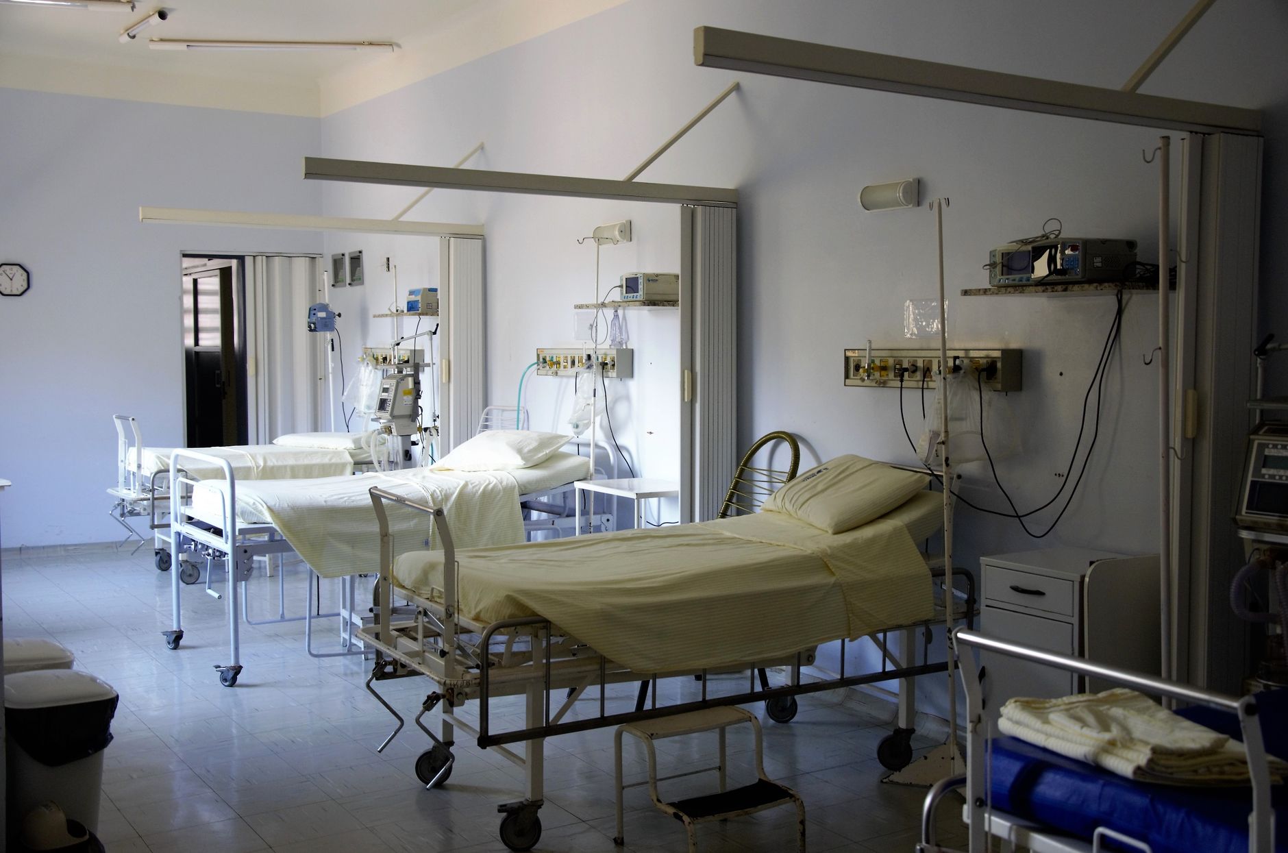 Asbestos Exposure at Covenant Medical Center — Waterloo, Iowa: Tradesmen Claims Guide