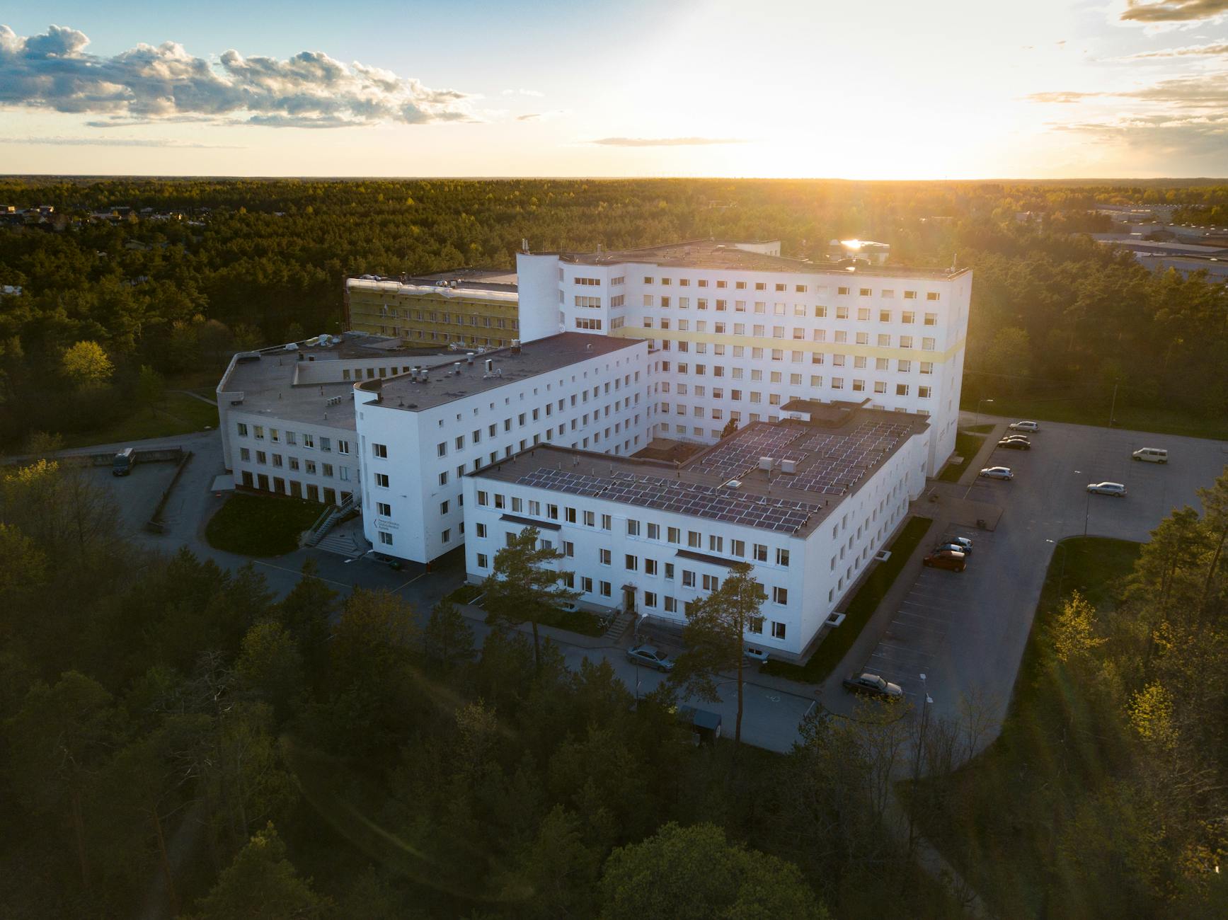 Asbestos Exposure at Henry County Health Center — Mount Pleasant, Iowa: What Workers and Tradesmen Need to Know