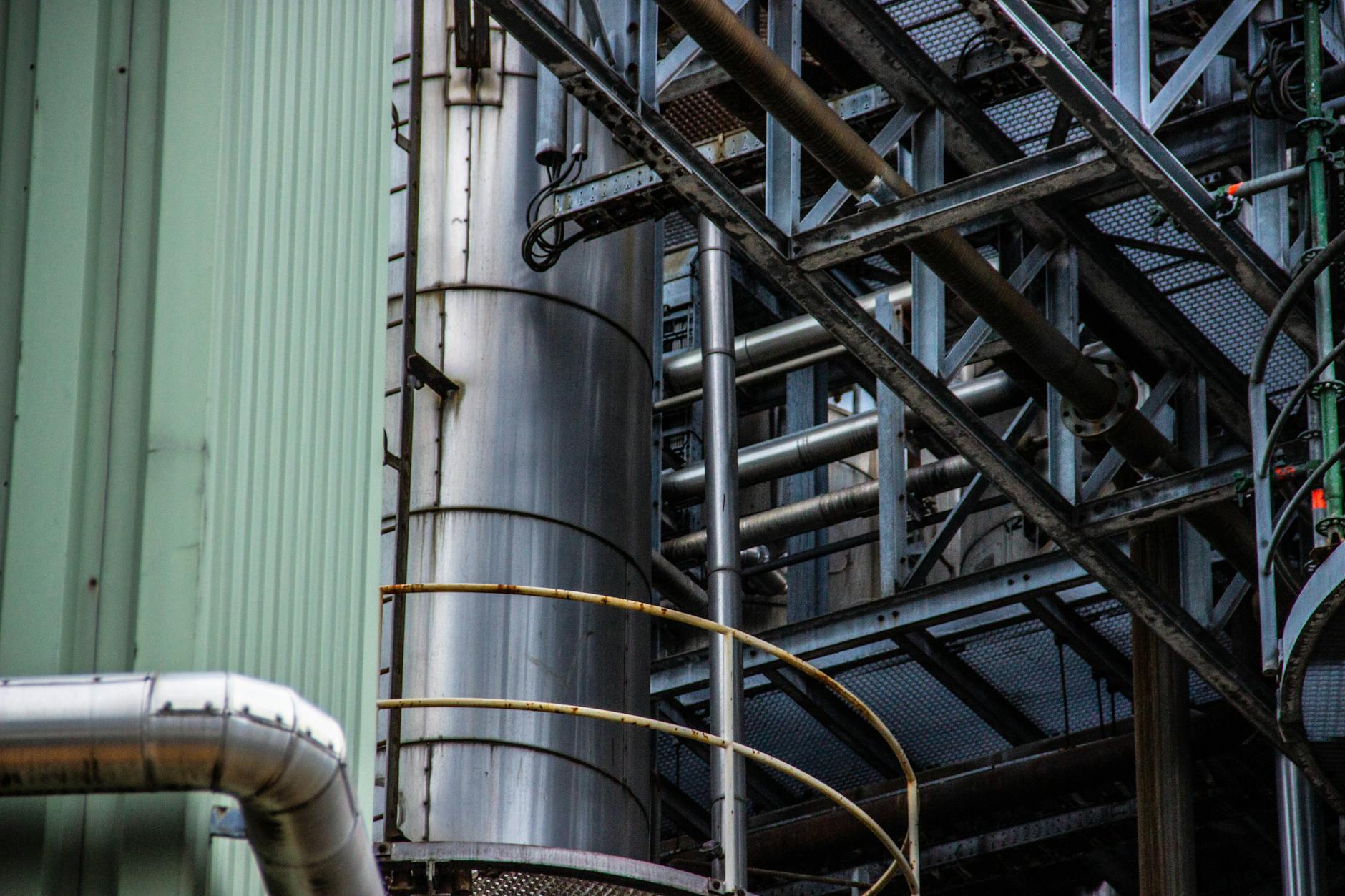 Asbestos Exposure at Illinois Central Railroad Waterloo Shops: Mesothelioma Lawyer and Legal Rights for Iowa Workers